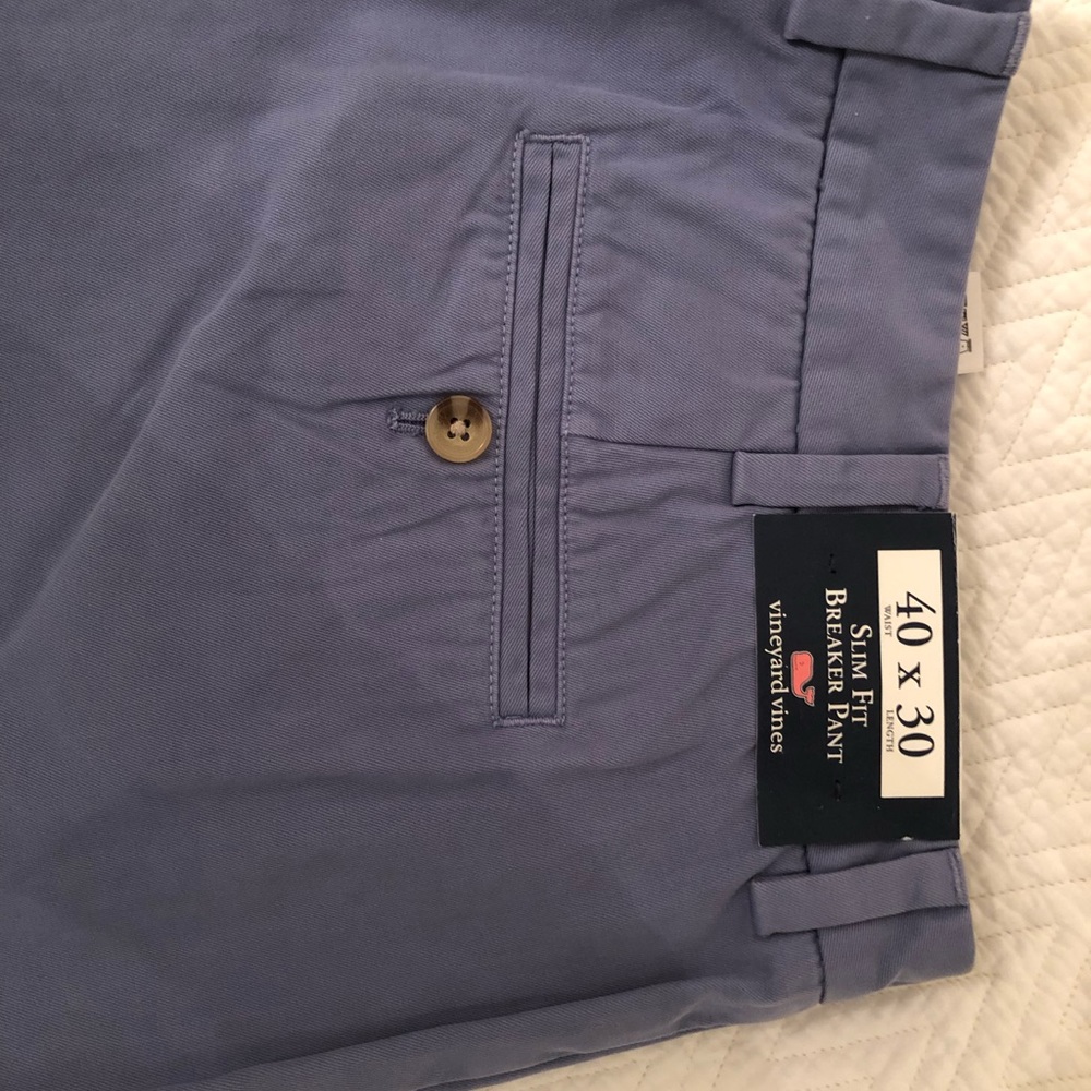 Vineyard Vines blue pants. 40x30